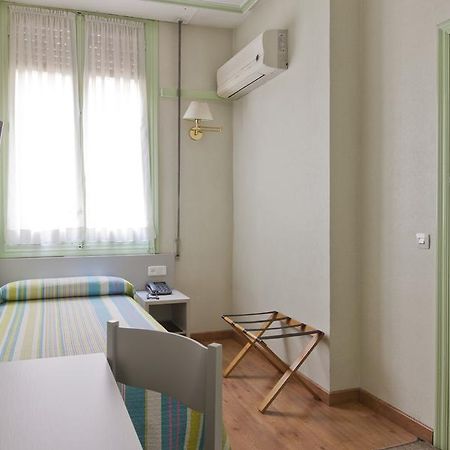 Hostal Andorra Madrid Exterior foto
