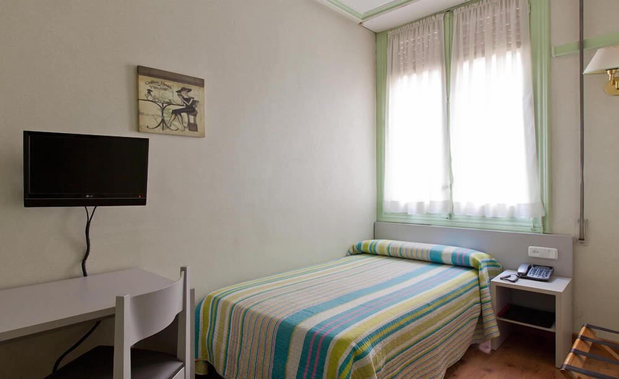 Hostal Andorra Madrid Exterior foto