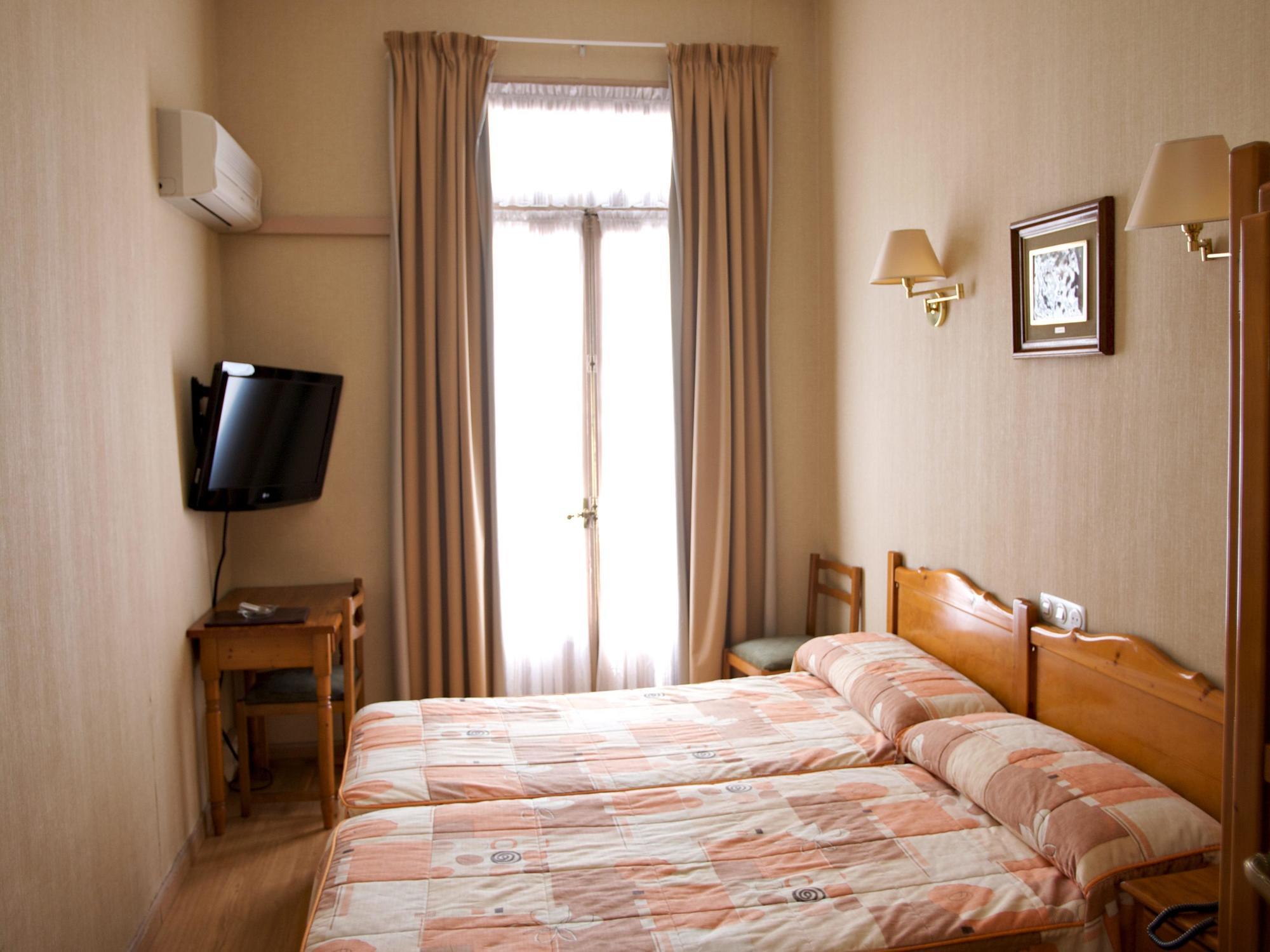 Hostal Andorra Madrid Exterior foto
